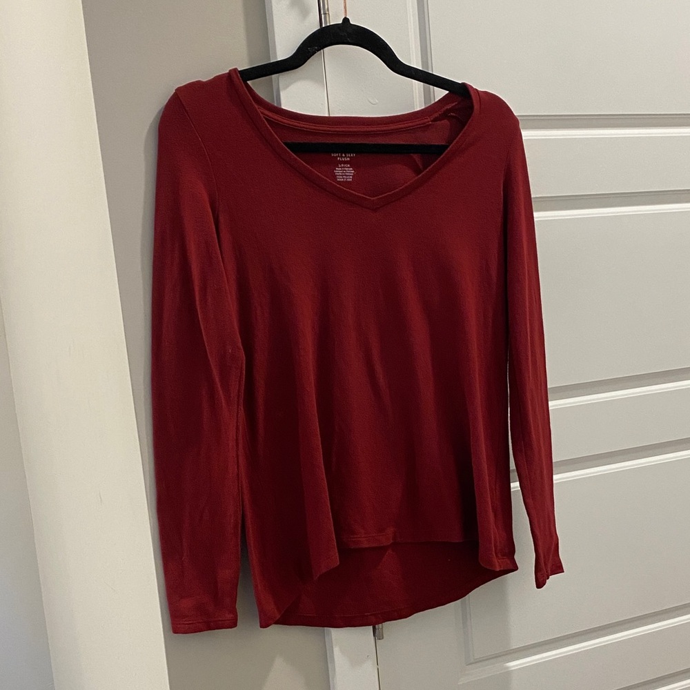 American Eagle Outfitters Long-Sleeve V-Neck Top - Brick Red